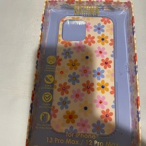 Sarina Soft Touch Phone Case For Apple iPhone 13/12 Próx Max Wildflower Design